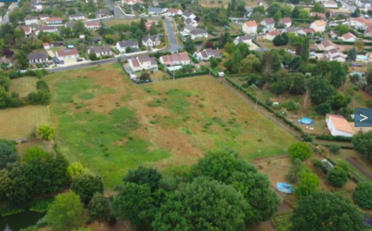 Terrain à bâtir de 528 m² à CHATELLERAULT (86)