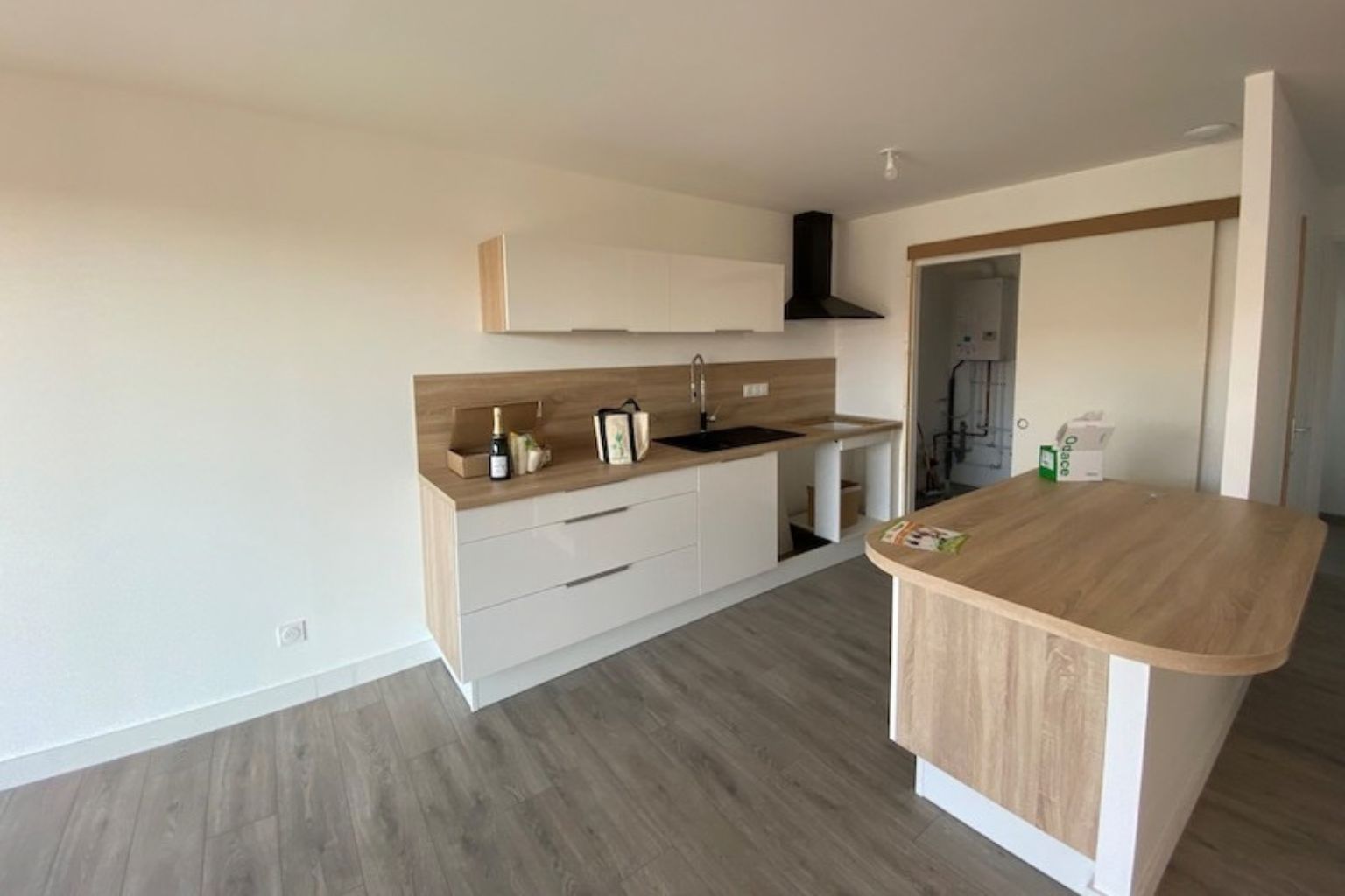 cuisine ouverte cosy dans maison neuve
