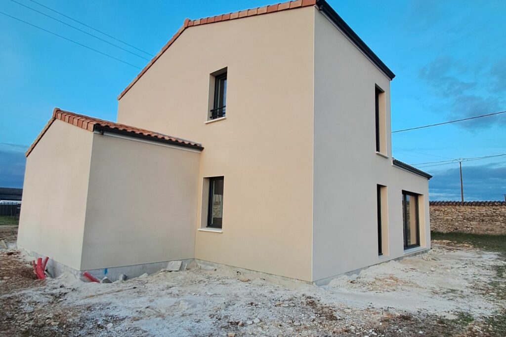 maison à étage avec garage