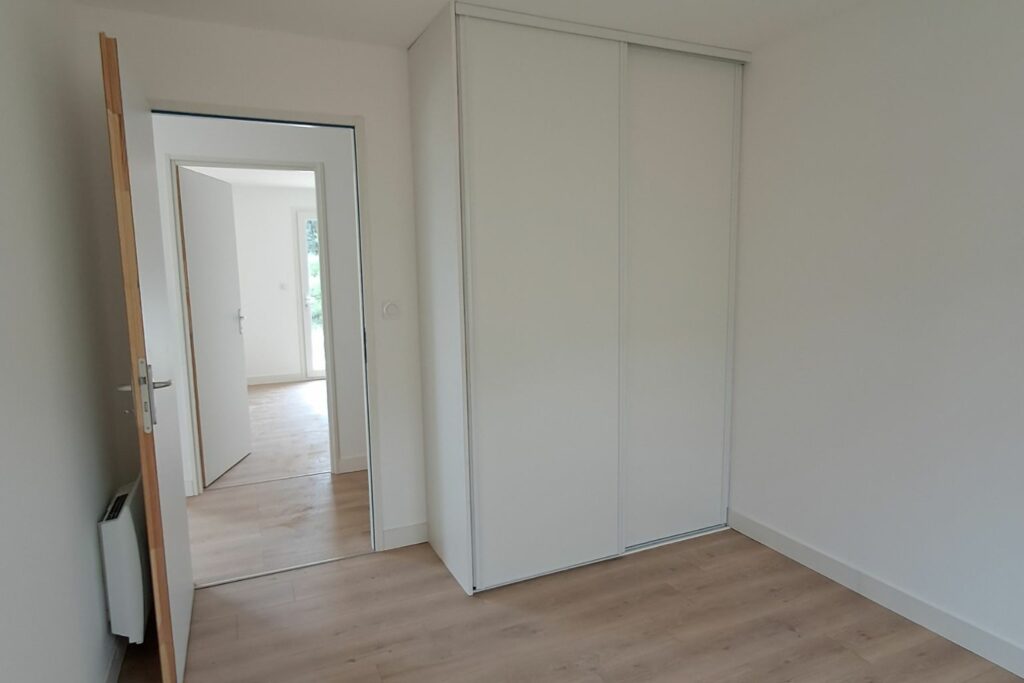 placards dans les chambres intégrés